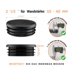 Schwarze Endkappe für Rundrohre in der Größe 2 1/2" mit technischen Abmessungen und Anleitung für korrekte Messung